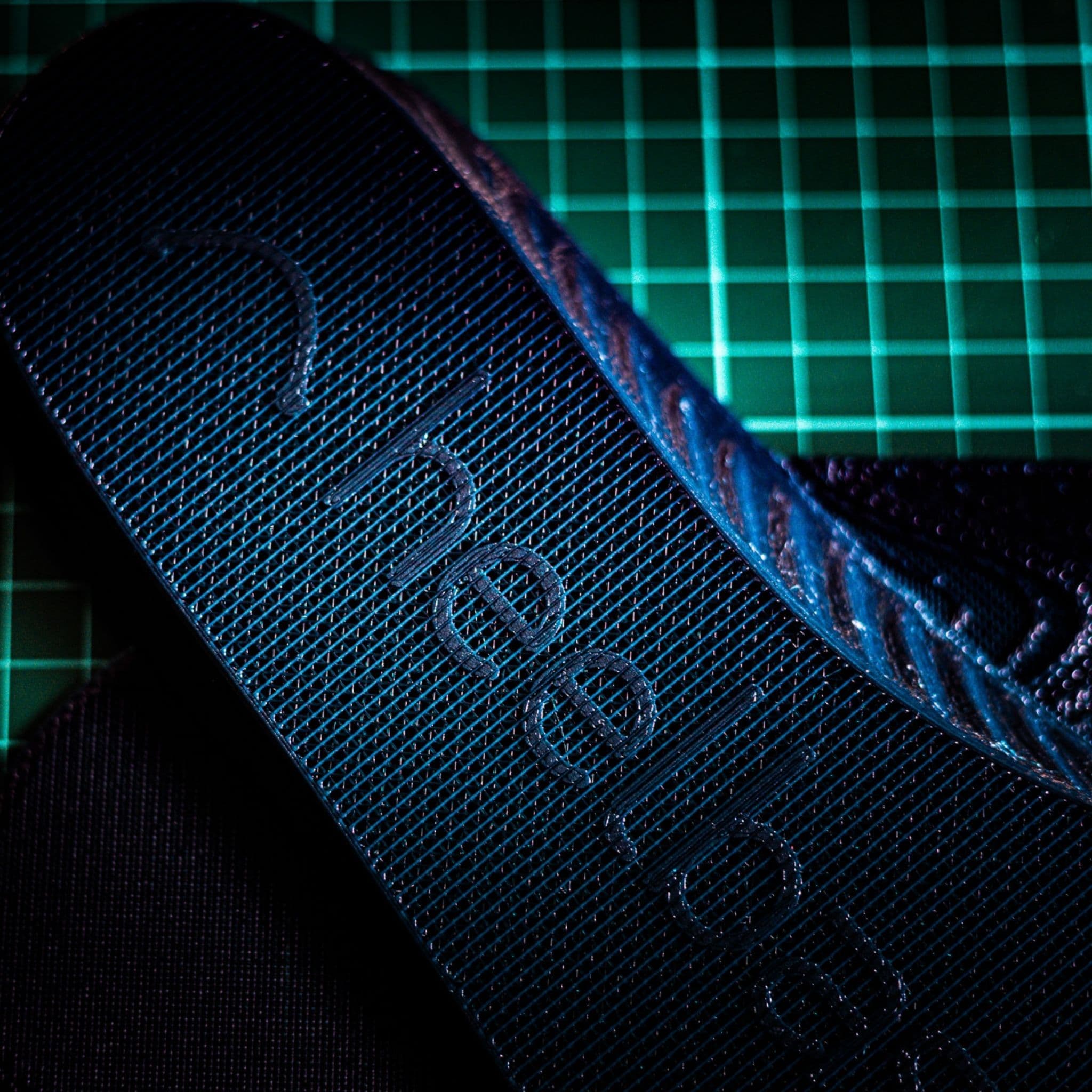 Side profile of the HeelBase Drive pickleball insole's contoured arch cradle